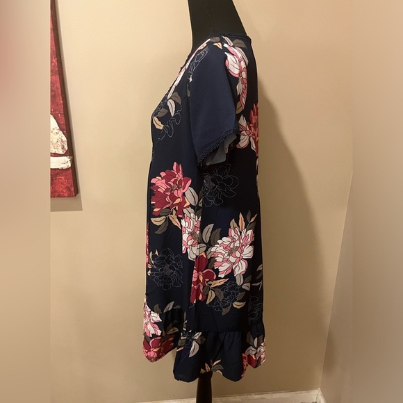 Umgee Modern Floral Relaxed fit Dress, size Small - Picture 3 of 6